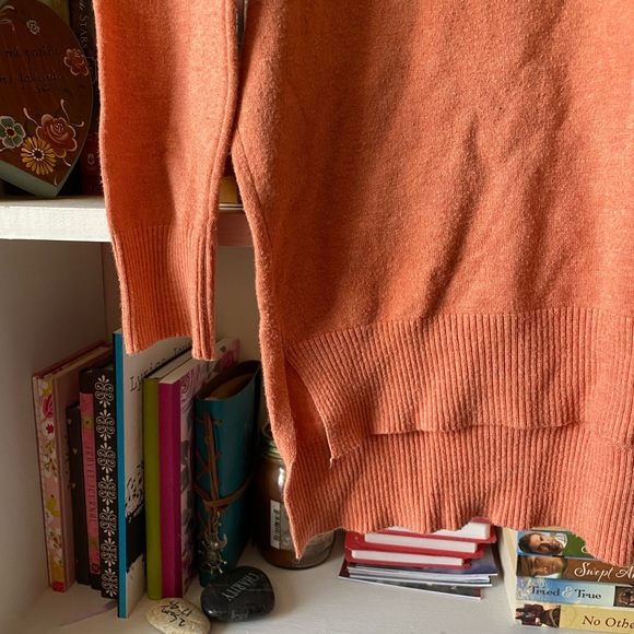 Dreamers | Orange Slouchy High Low Ribbed Detail V-neck Sweater - Picture 3 of 12